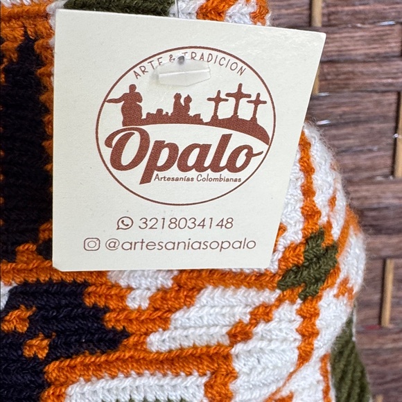 Opalo Handwoven and Iraca Palm Tote –Colombian Artisan Bag - Picture 2 of 12